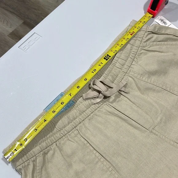 Old Navy women’s size large linen rayon Capri pants beige NEW - Picture 15 of 16